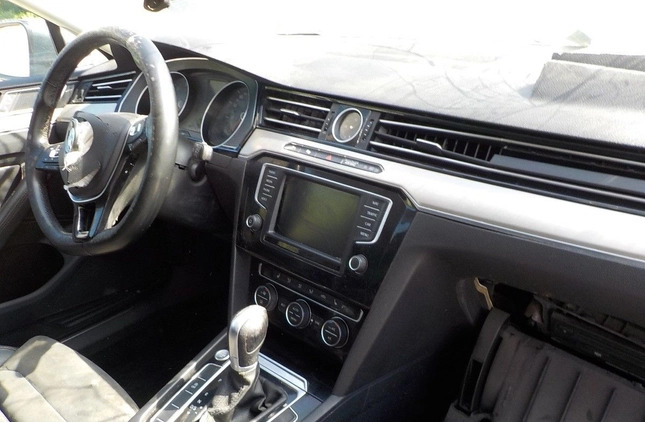 Volkswagen Passat cena 16900 przebieg: 417206, rok produkcji 2018 z Katowice małe 436